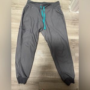 Figs woman’s Zamora jogger scrub pants